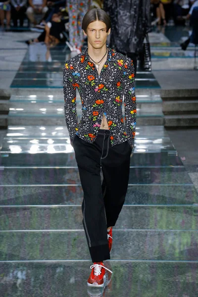Look 22